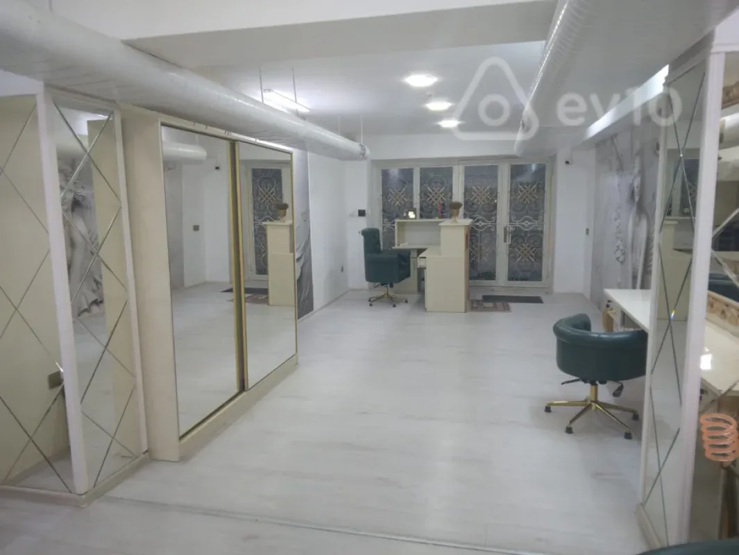 Kirayə verilir mənzil 200 m²