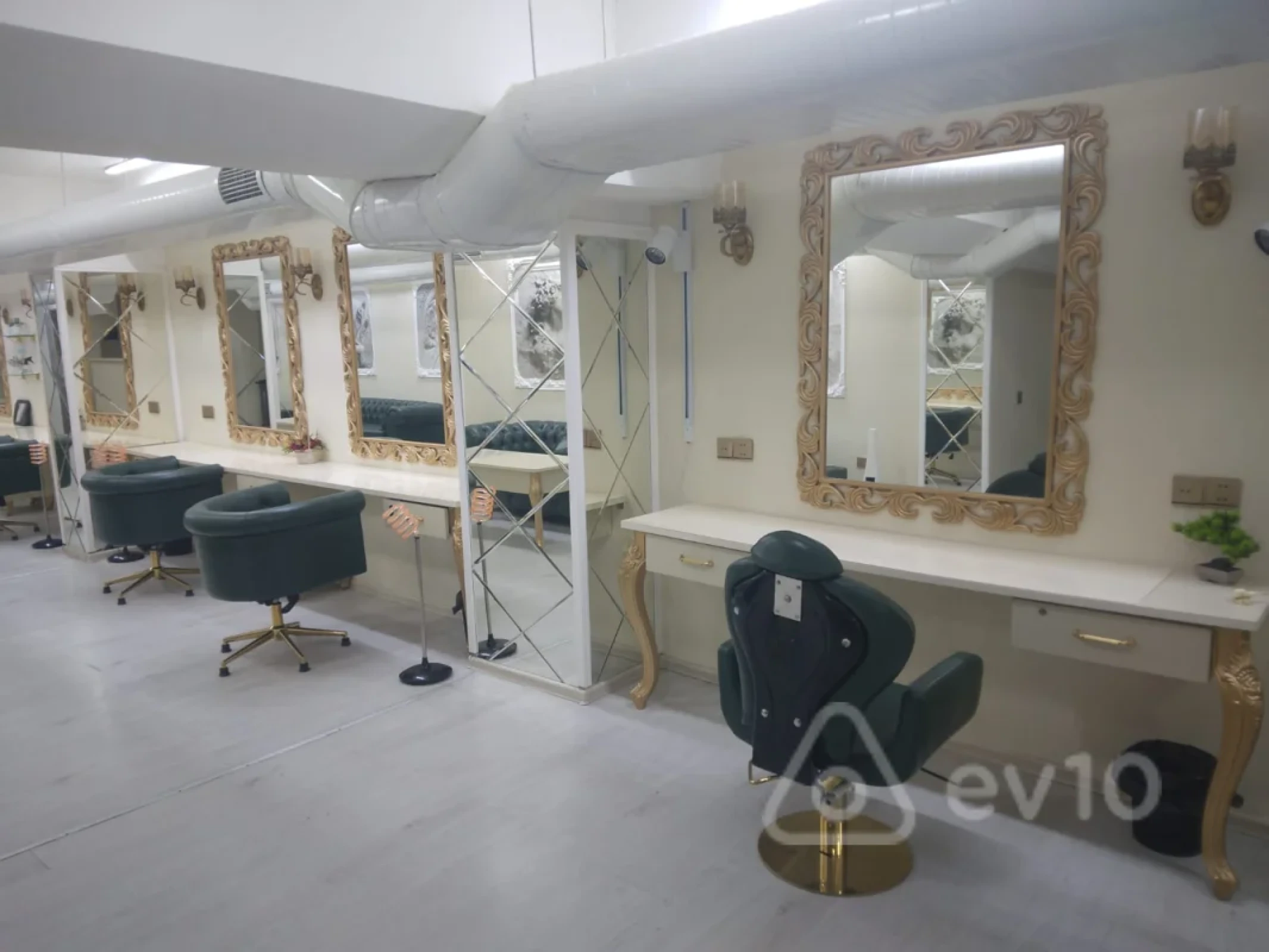 Kirayə verilir mənzil 200 m²