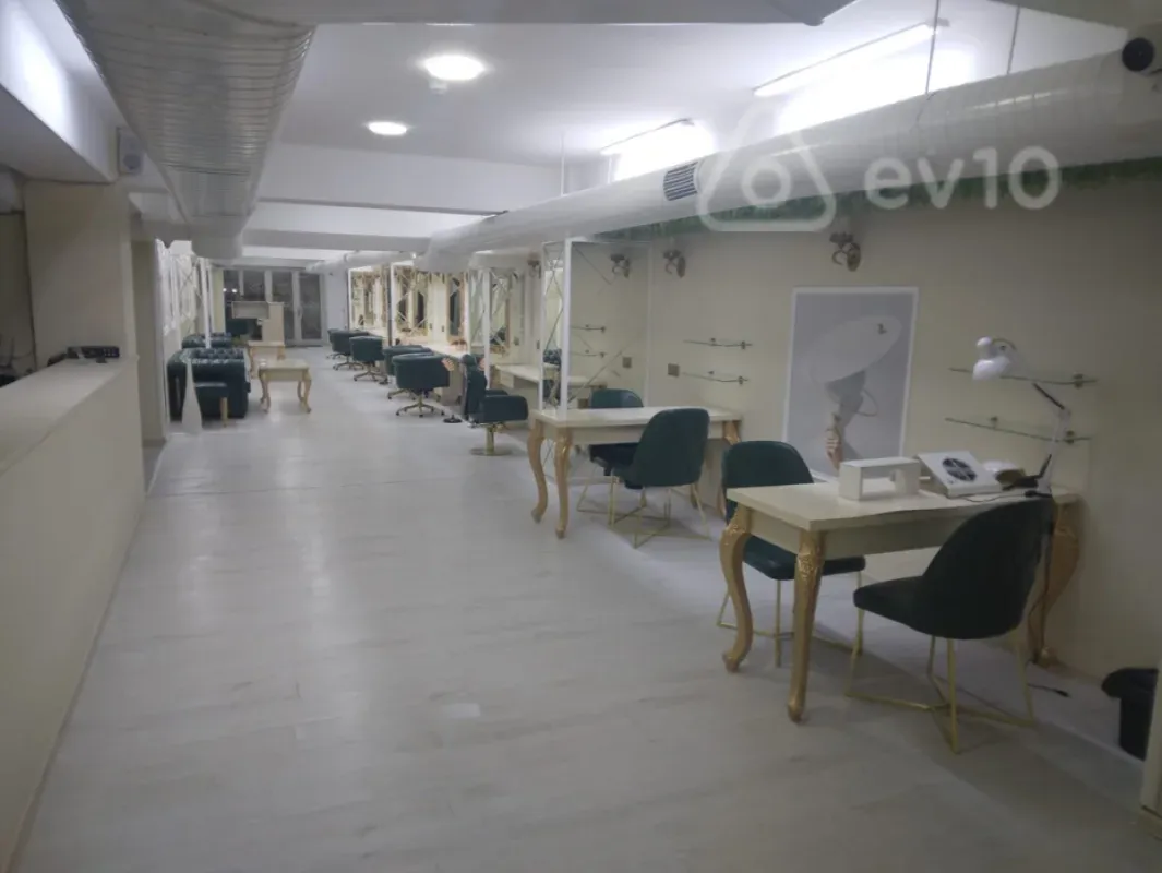 Kirayə verilir mənzil 200 m²