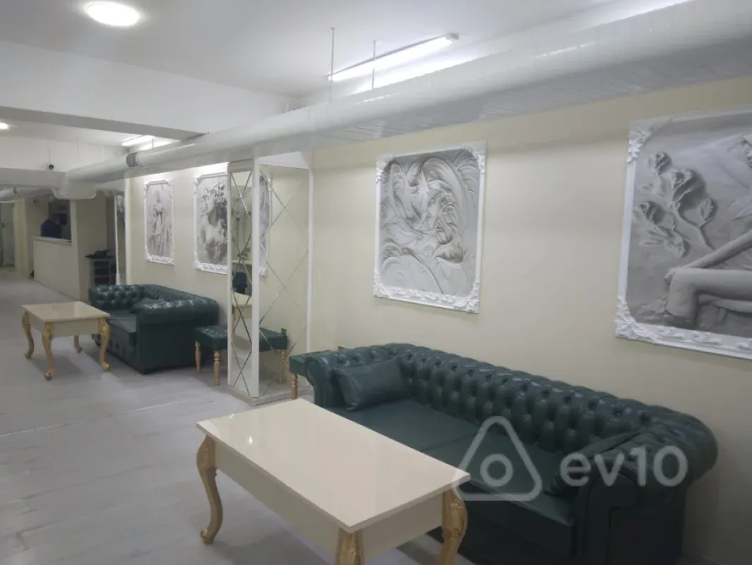 Kirayə verilir mənzil 200 m²