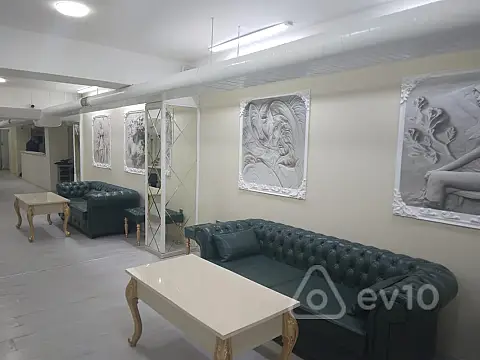 Kirayə verilir mənzil 200 m²