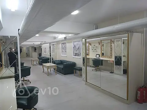 Kirayə verilir mənzil 200 m²