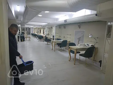 Kirayə verilir mənzil 200 m²