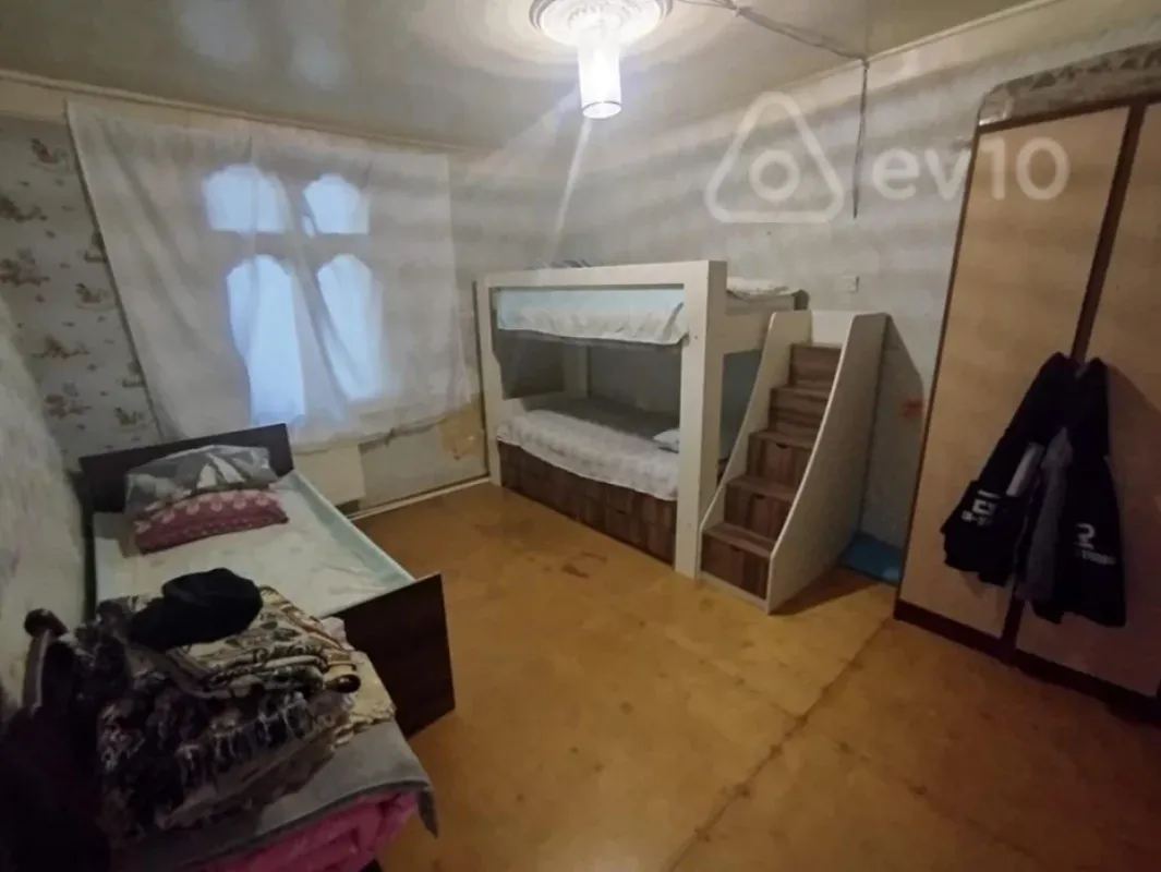 Satılır 14 otaqlı həyət evi 310 m²