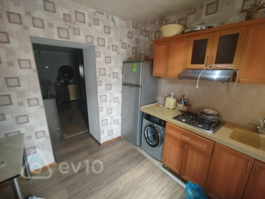 Satılır 14 otaqlı həyət evi 310 m²