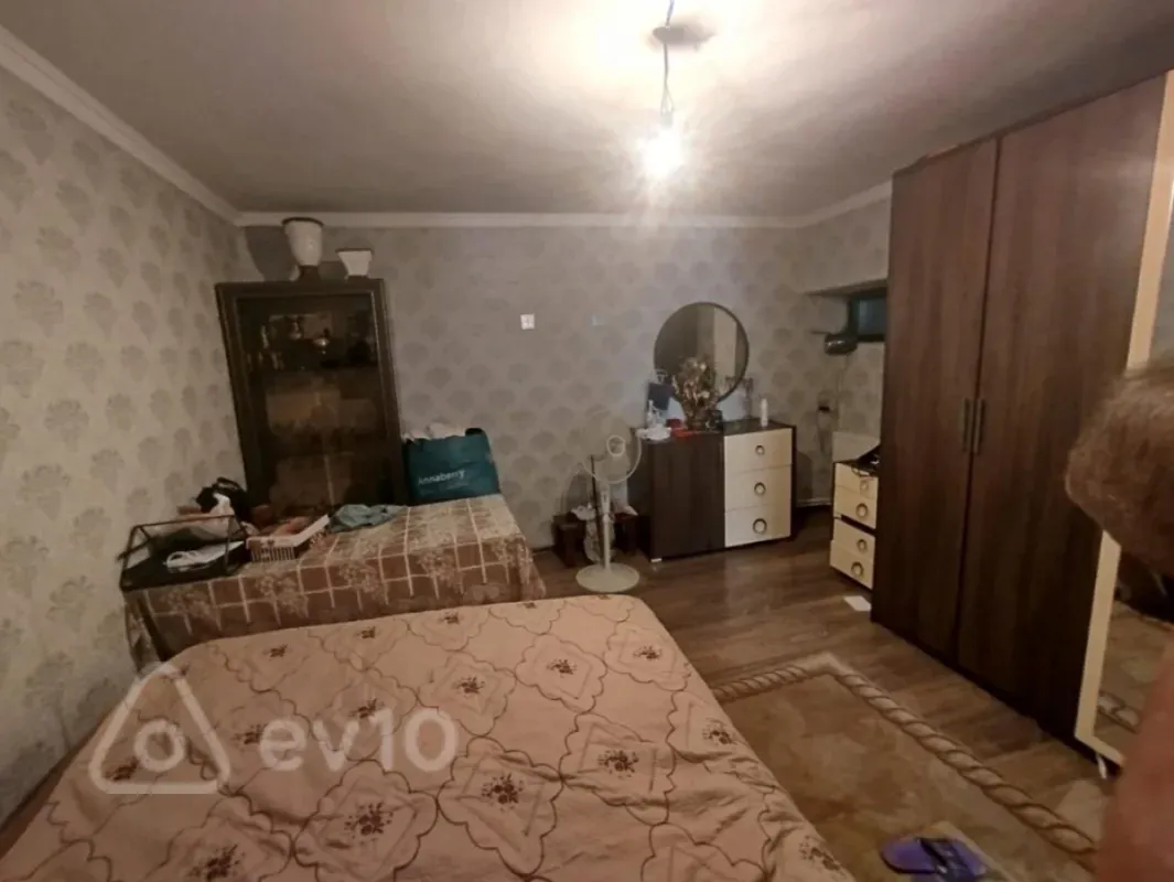 Satılır 14 otaqlı həyət evi 310 m²