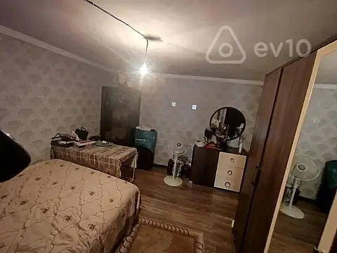 Satılır 14 otaqlı həyət evi 310 m²