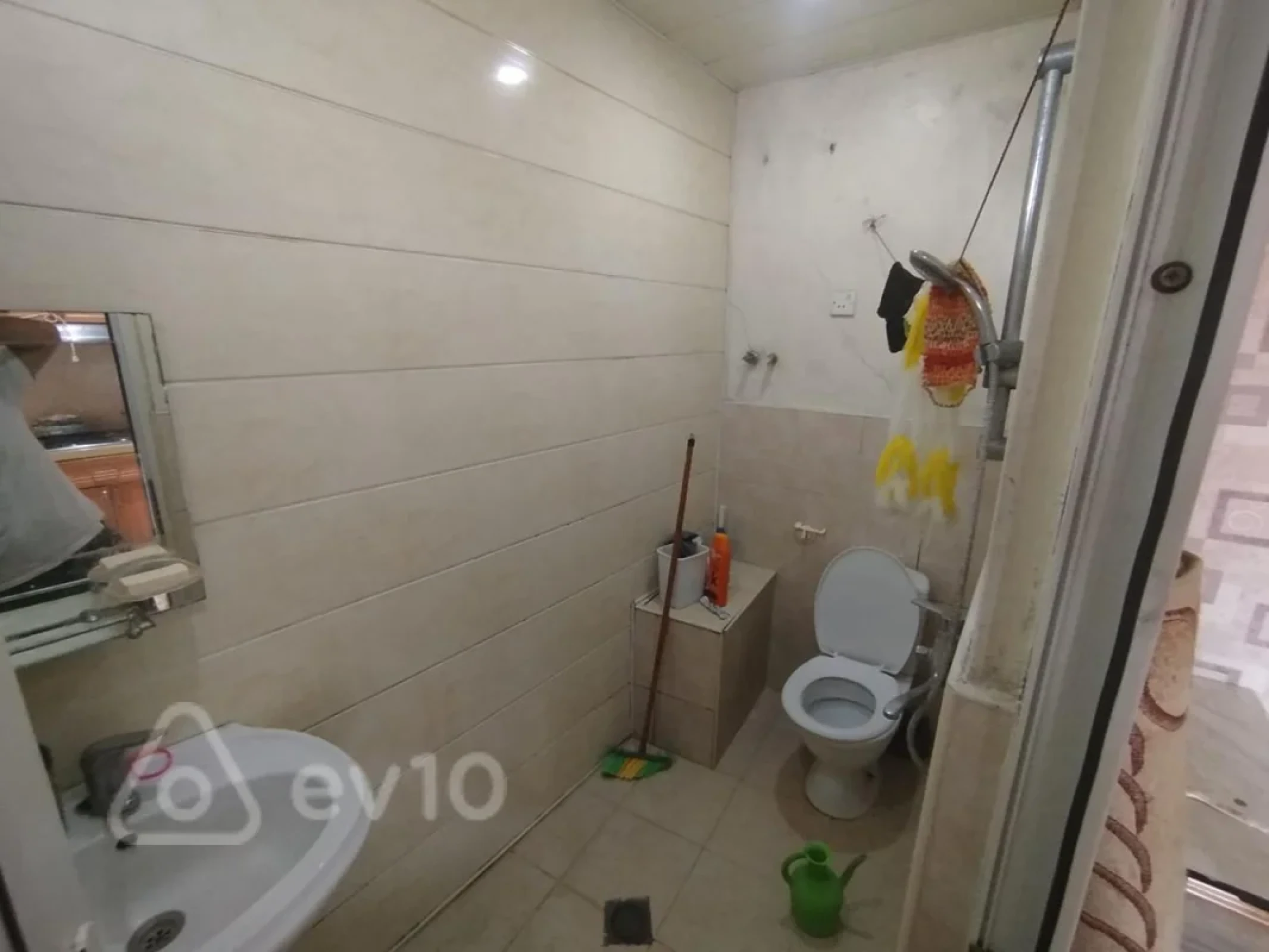 Satılır 14 otaqlı həyət evi 310 m²