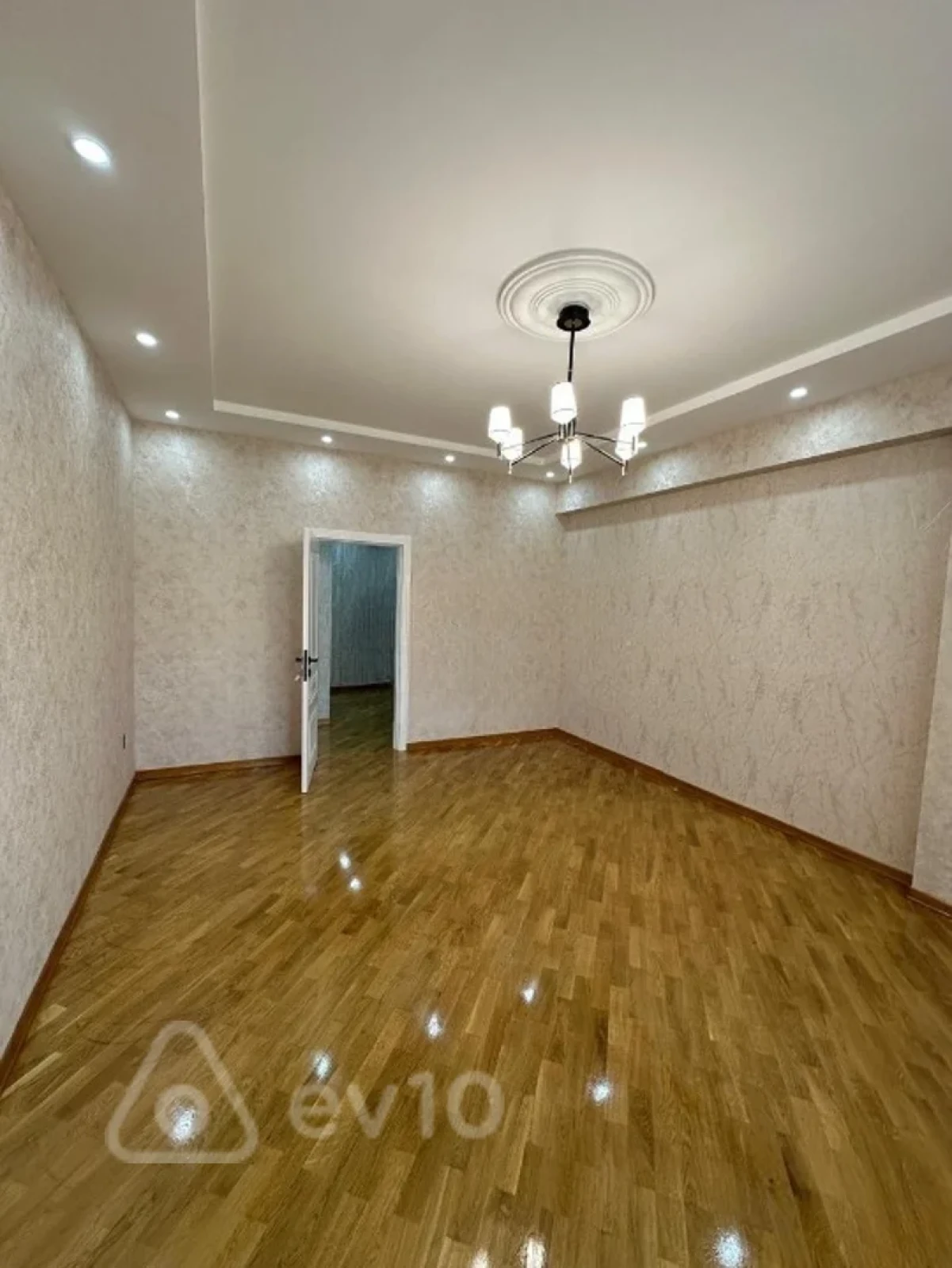 Satılır 3 otaqlı yeni tikili 84 m²