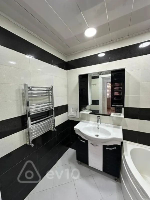 Satılır 3 otaqlı yeni tikili 84 m²