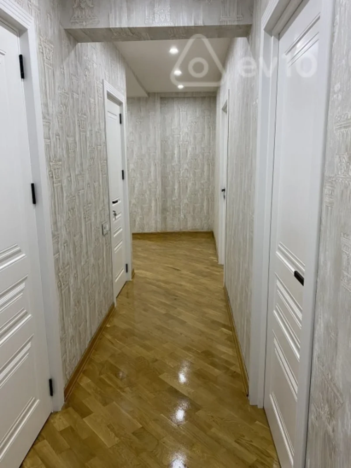 Satılır 3 otaqlı yeni tikili 84 m²