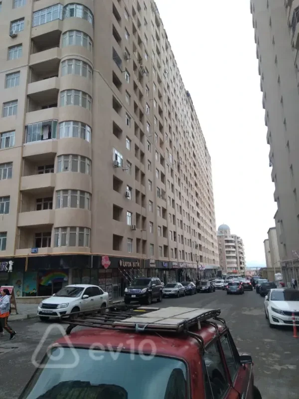 Satılır 4 otaqlı yeni tikili 176 m²