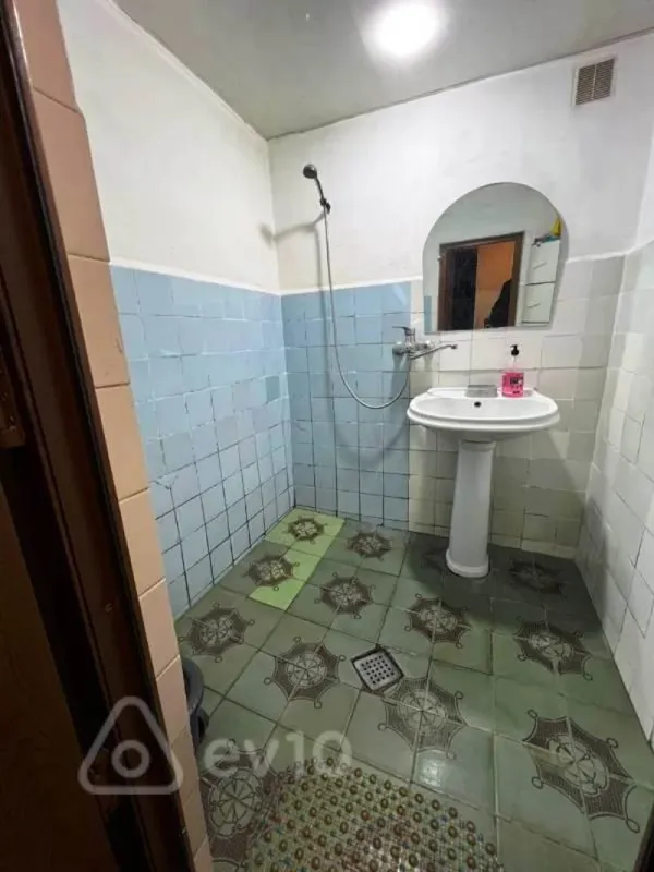 Satılır 3 otaqlı köhnə tikili 60 m²