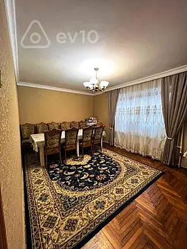 Satılır 3 otaqlı köhnə tikili 60 m²