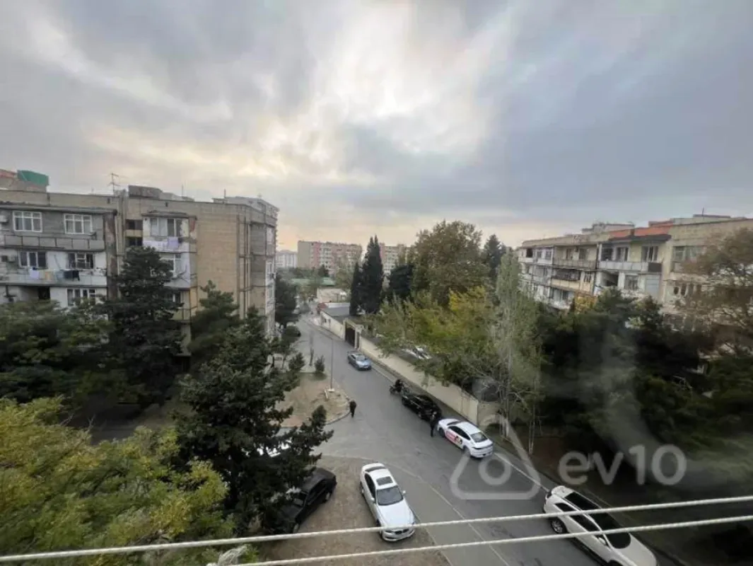 Satılır 3 otaqlı köhnə tikili 60 m²