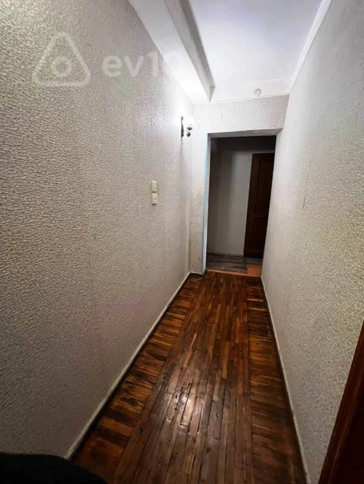 Satılır 3 otaqlı köhnə tikili 60 m²