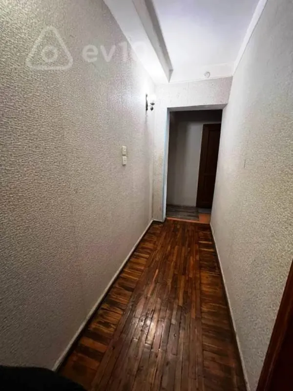 Satılır 3 otaqlı köhnə tikili 60 m²