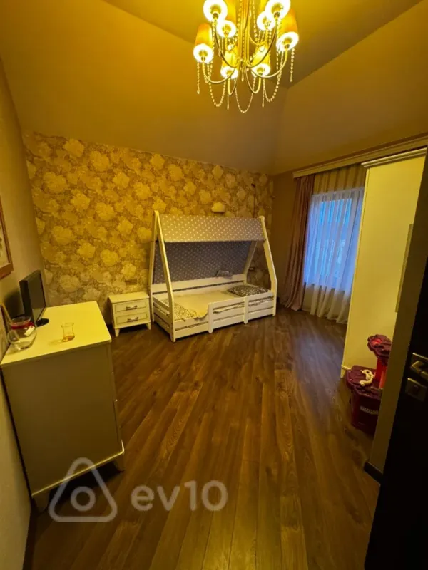 Kirayə verilir 5 otaqlı həyət evi 230 m²
