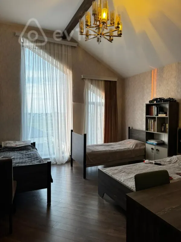 Kirayə verilir 5 otaqlı həyət evi 230 m²