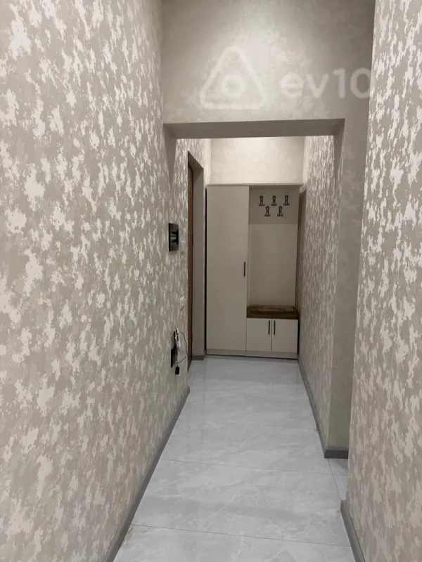 Kirayə verilir 2 otaqlı yeni tikili 95 m²