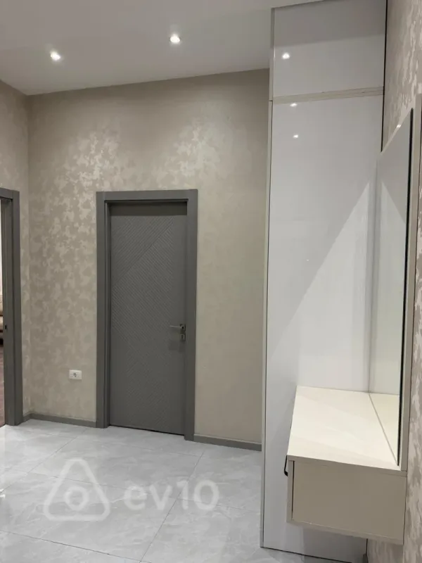 Kirayə verilir 2 otaqlı yeni tikili 95 m²
