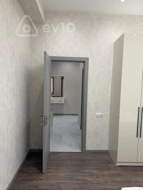 Kirayə verilir 2 otaqlı yeni tikili 95 m²