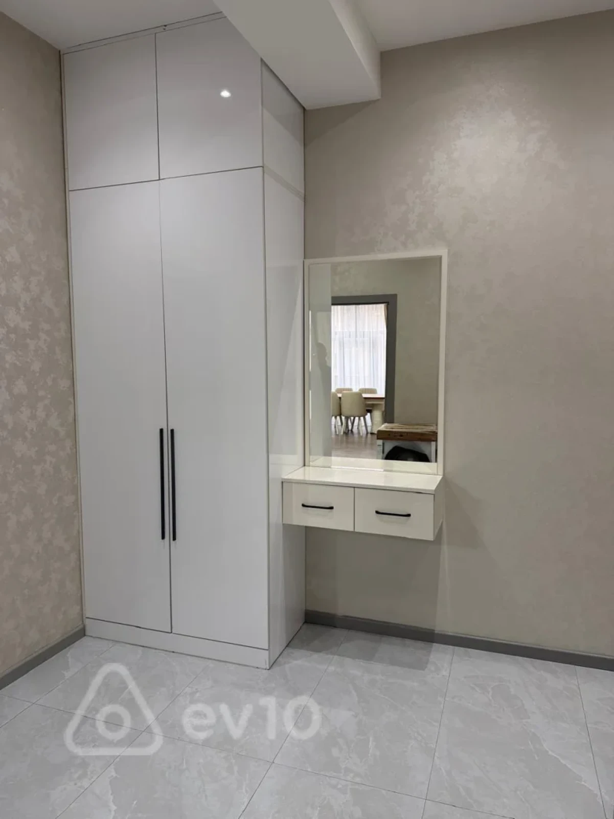 Kirayə verilir 2 otaqlı yeni tikili 95 m²