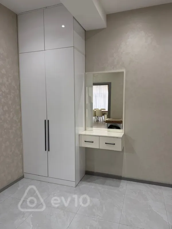 Kirayə verilir 2 otaqlı yeni tikili 95 m²