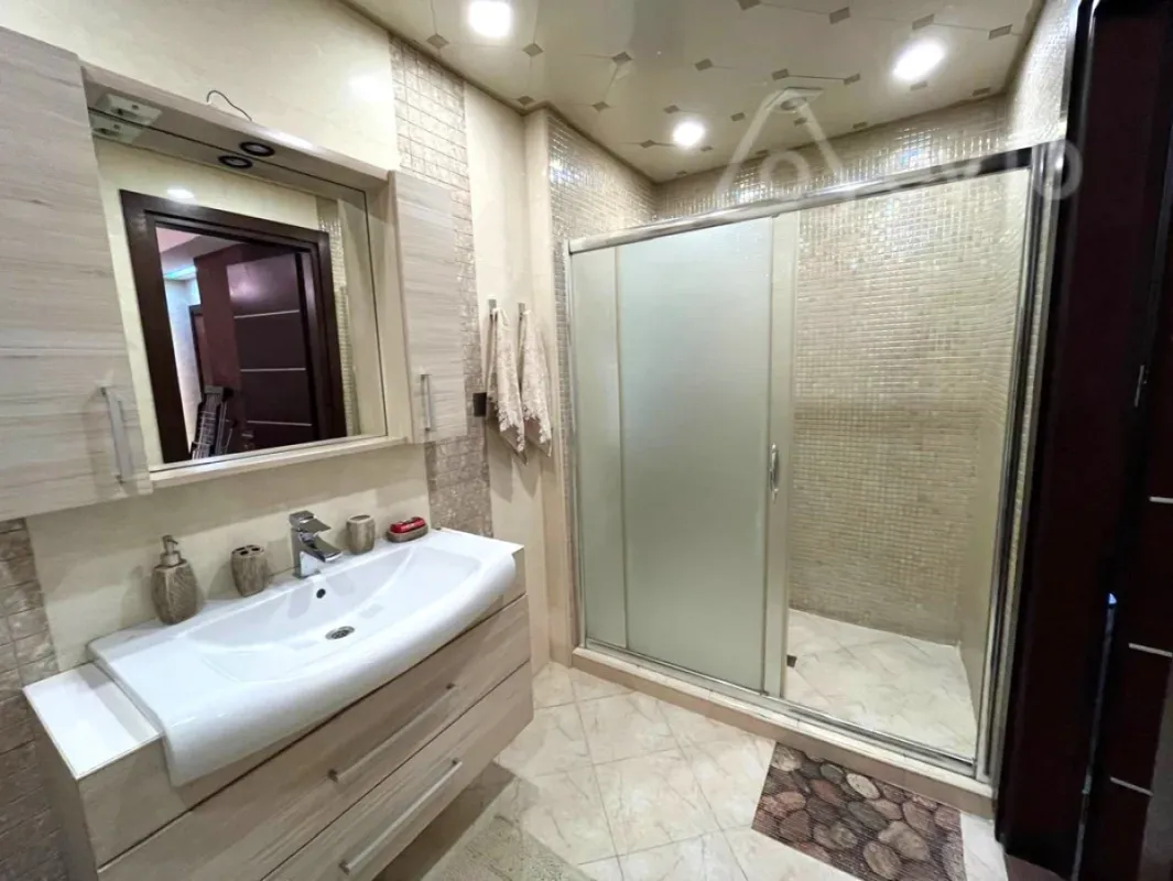 Kirayə verilir 3 otaqlı yeni tikili 100 m²