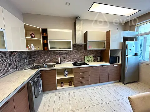 Kirayə verilir 3 otaqlı yeni tikili 100 m²