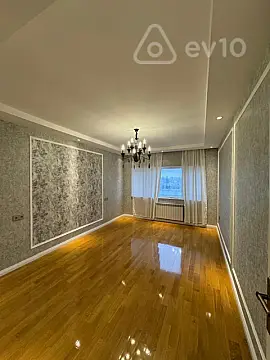 Satılır 3 otaqlı köhnə tikili 85 m²