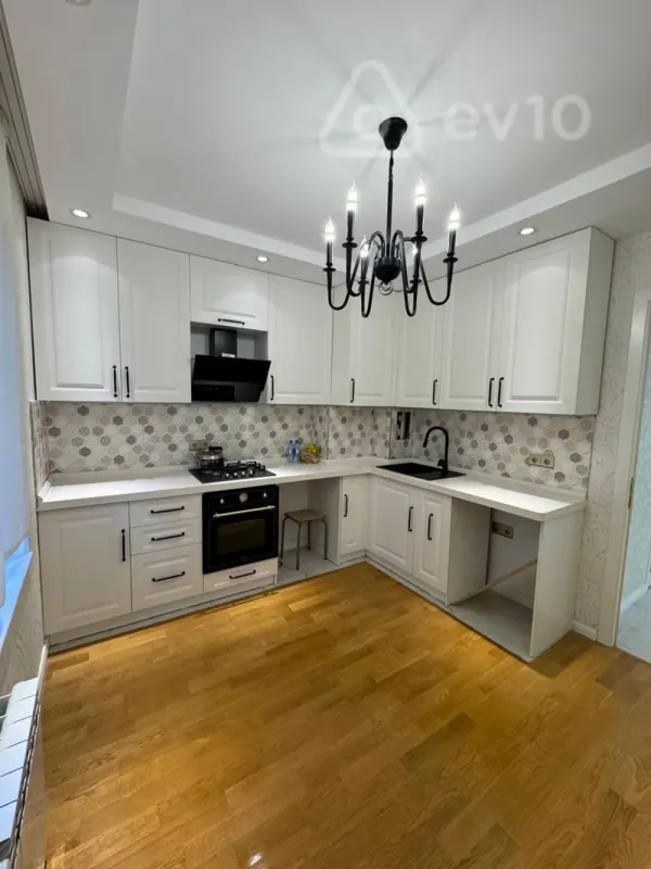 Satılır 3 otaqlı köhnə tikili 85 m²
