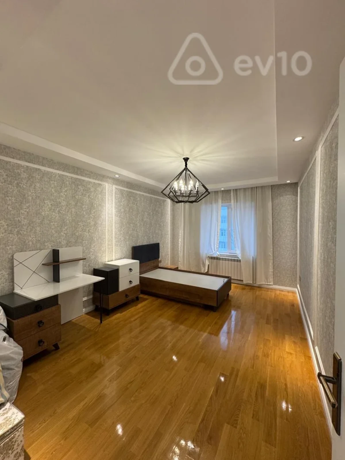Satılır 3 otaqlı köhnə tikili 85 m²