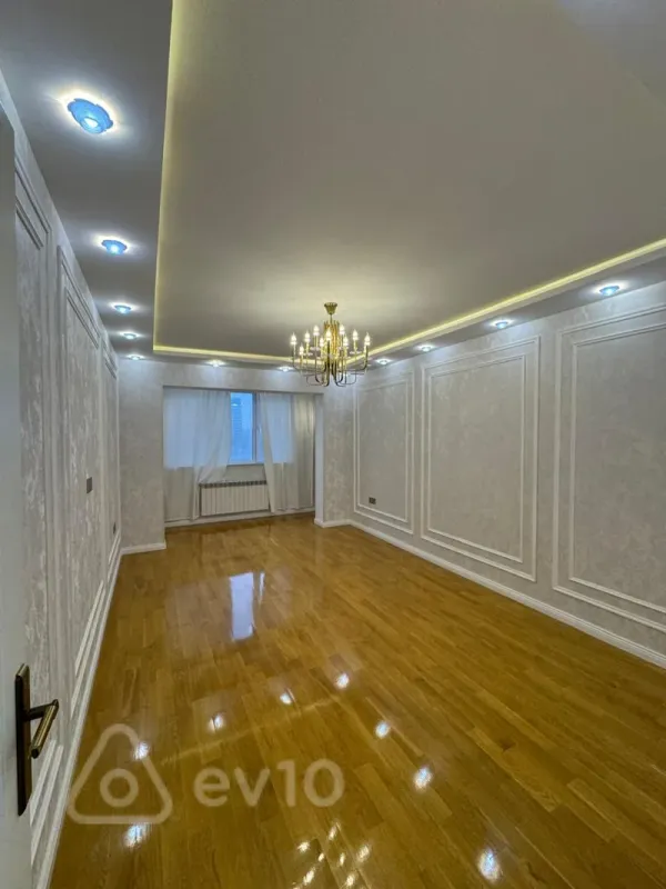 Satılır 3 otaqlı köhnə tikili 85 m²