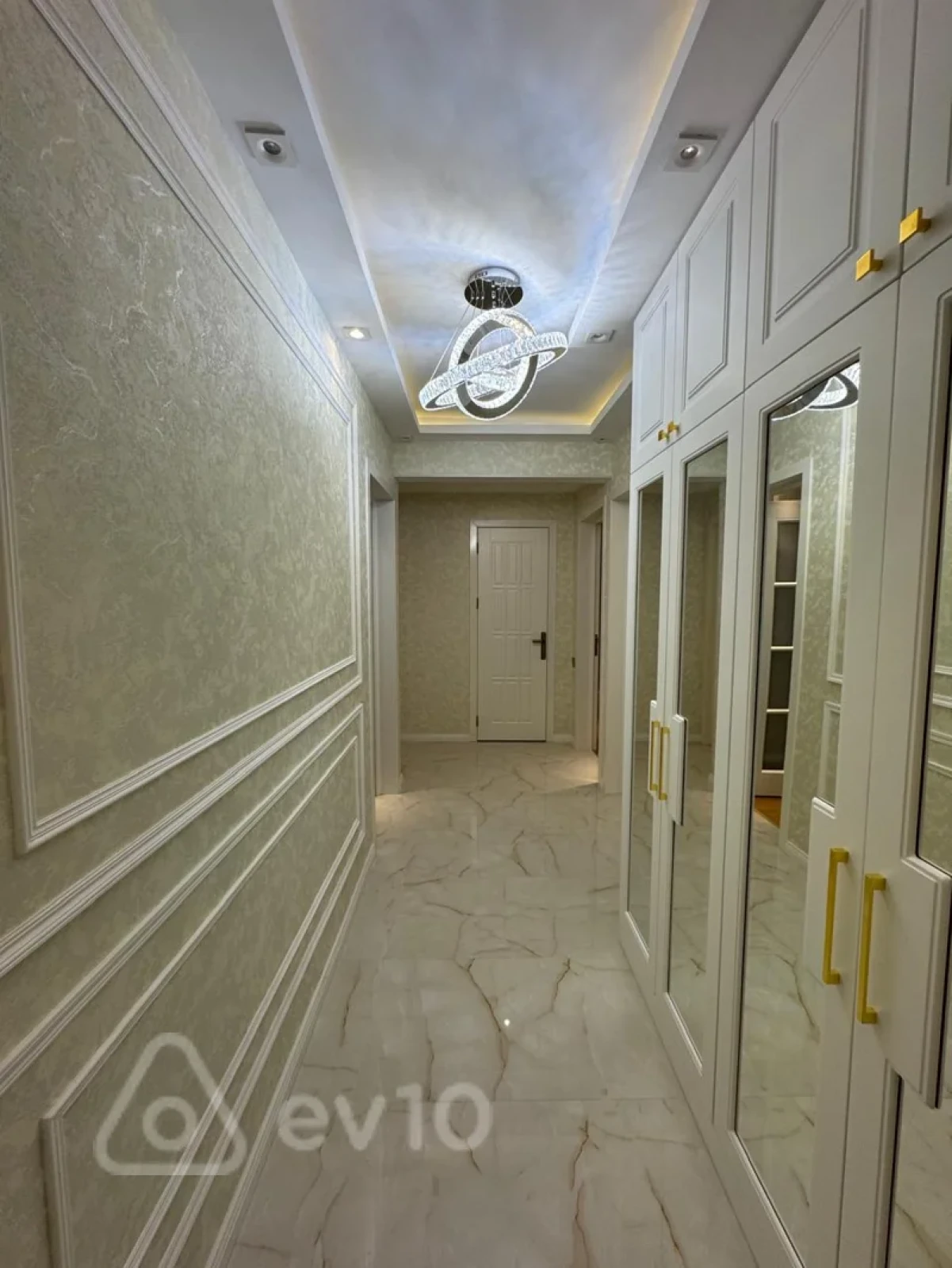 Satılır 3 otaqlı köhnə tikili 85 m²