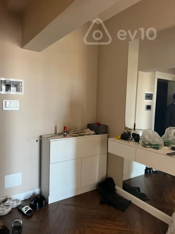 Kirayə verilir 2 otaqlı yeni tikili 102 m²