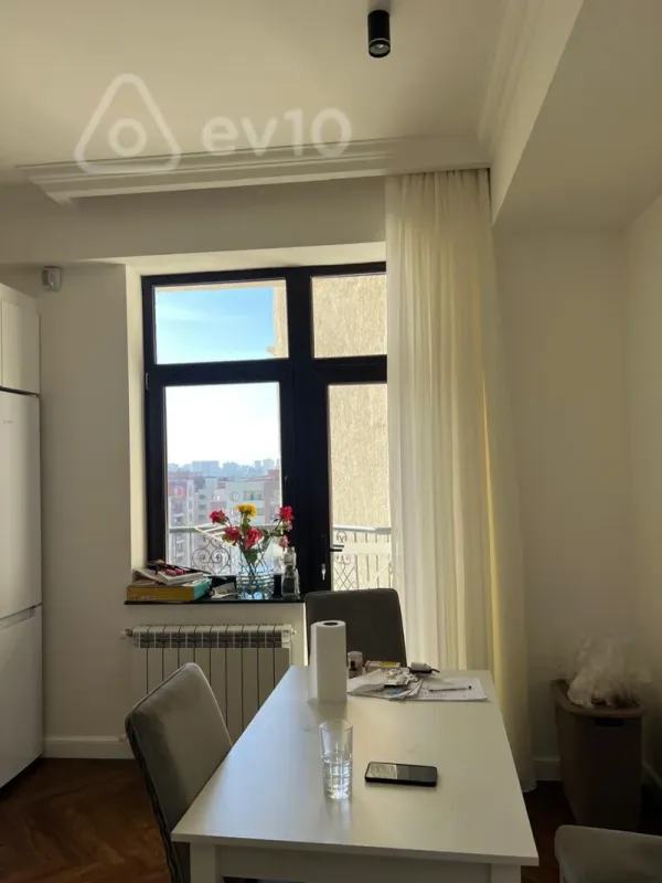 Kirayə verilir 2 otaqlı yeni tikili 102 m²