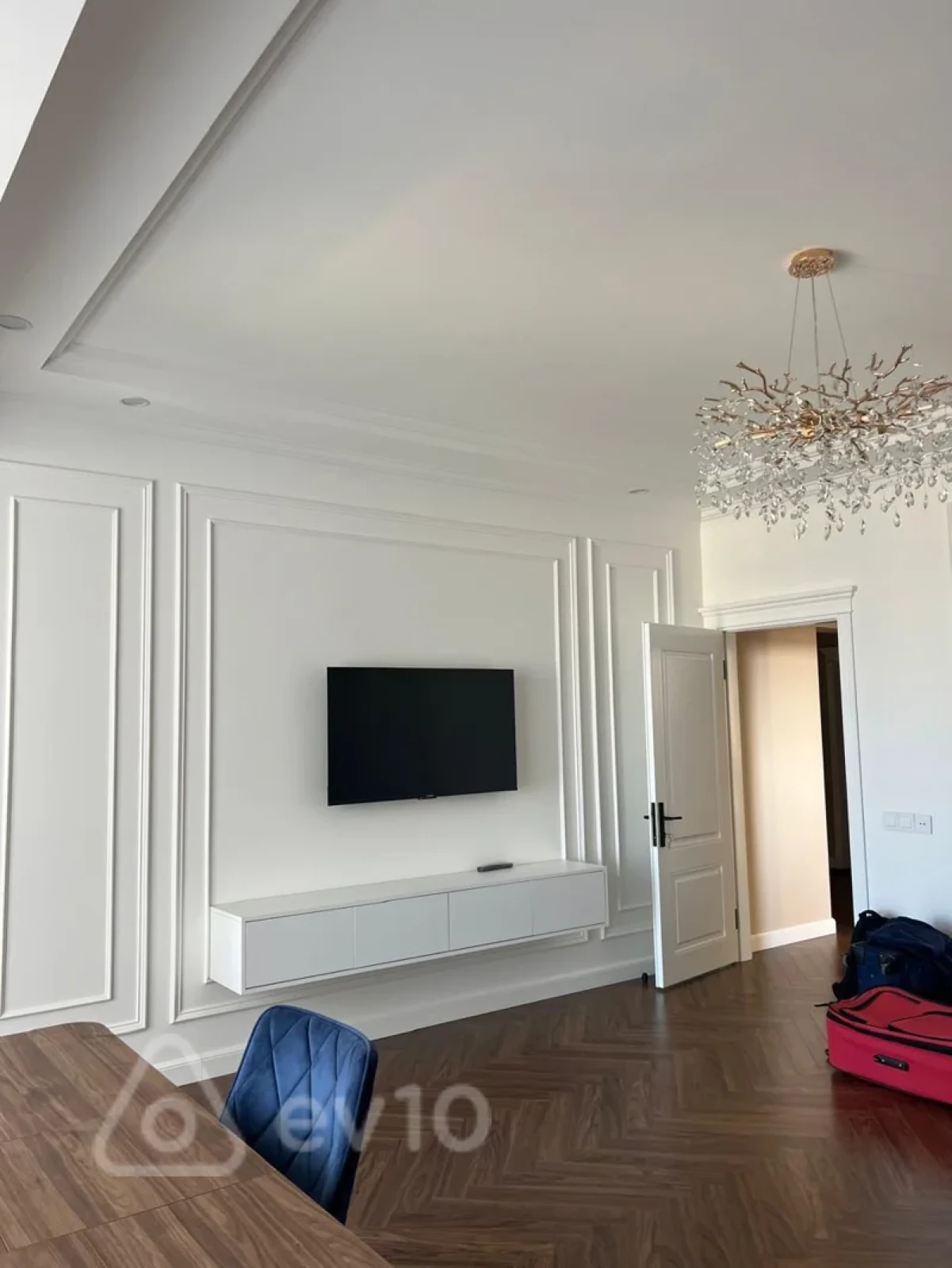 Kirayə verilir 2 otaqlı yeni tikili 102 m²