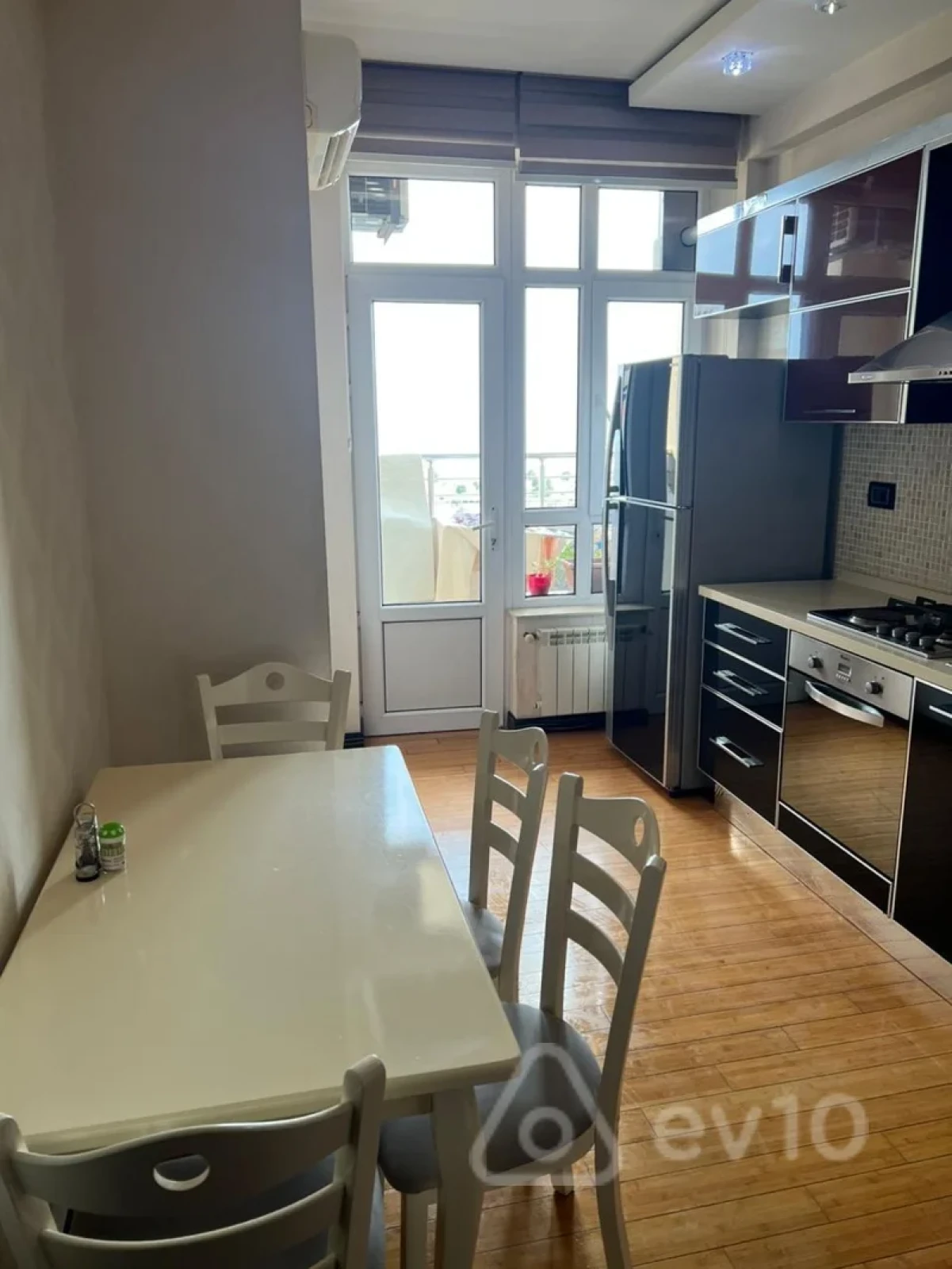 Kirayə verilir 2 otaqlı yeni tikili 85 m²