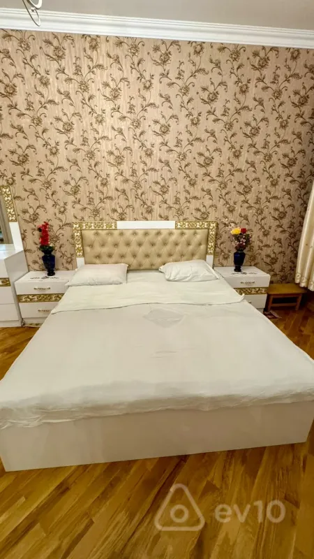 Kirayə verilir 3 otaqlı yeni tikili 130 m²