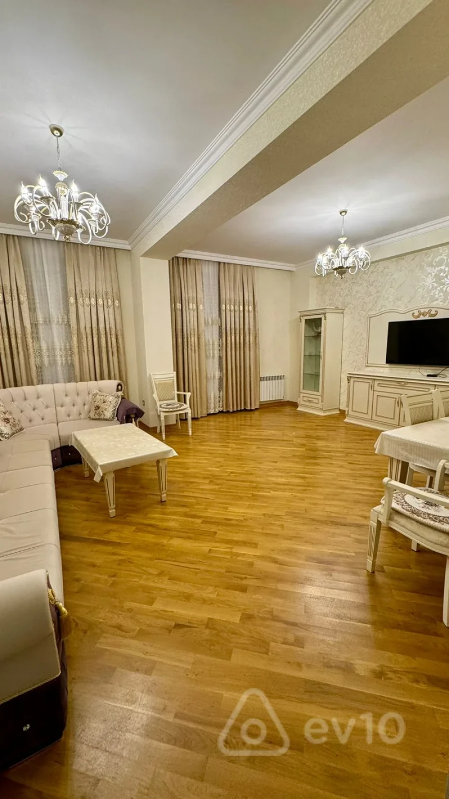 Kirayə verilir 3 otaqlı yeni tikili 130 m²