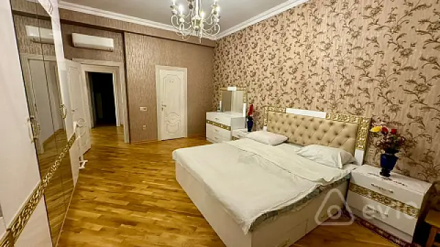 Kirayə verilir 3 otaqlı yeni tikili 130 m²