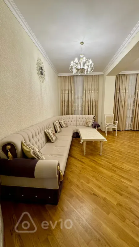 Kirayə verilir 3 otaqlı yeni tikili 130 m²