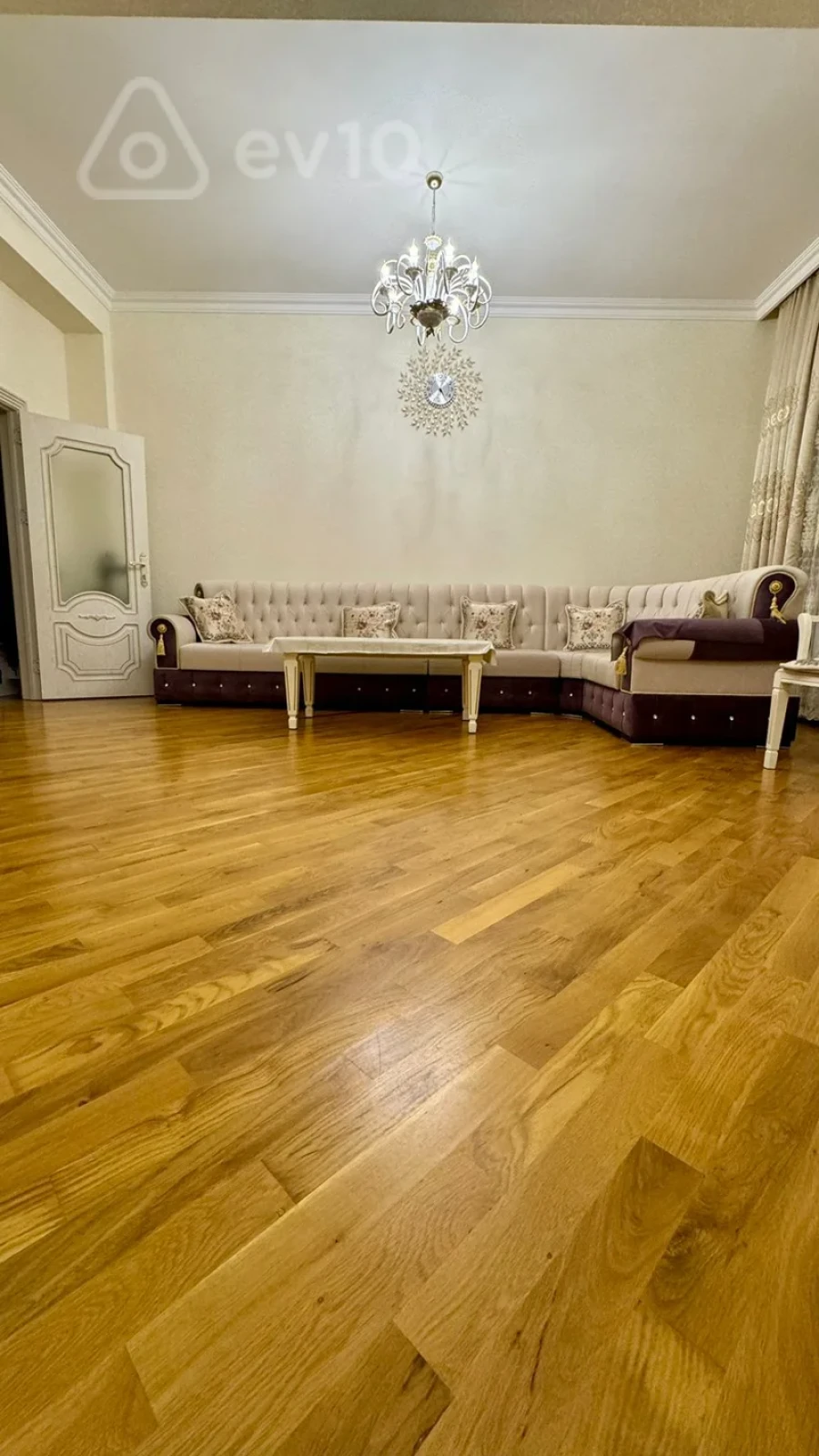 Kirayə verilir 3 otaqlı yeni tikili 130 m²