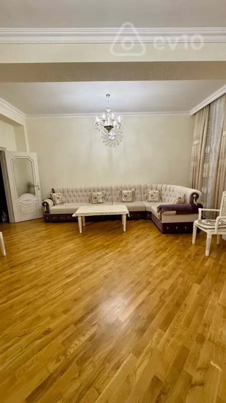 Kirayə verilir 3 otaqlı yeni tikili 130 m²
