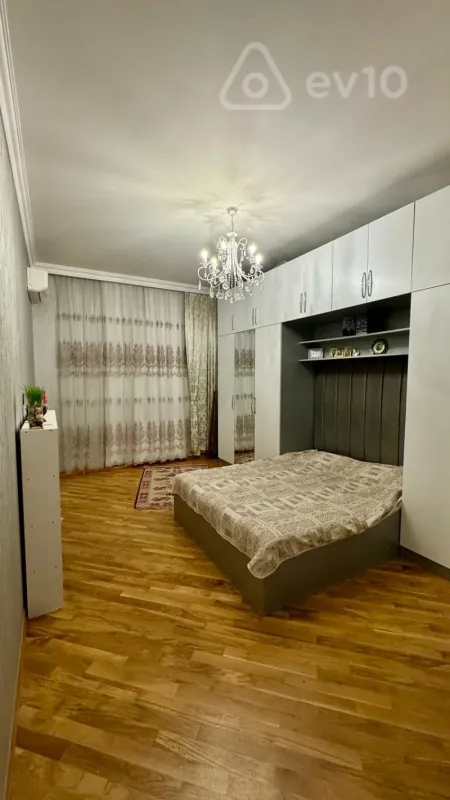 Kirayə verilir 3 otaqlı yeni tikili 130 m²