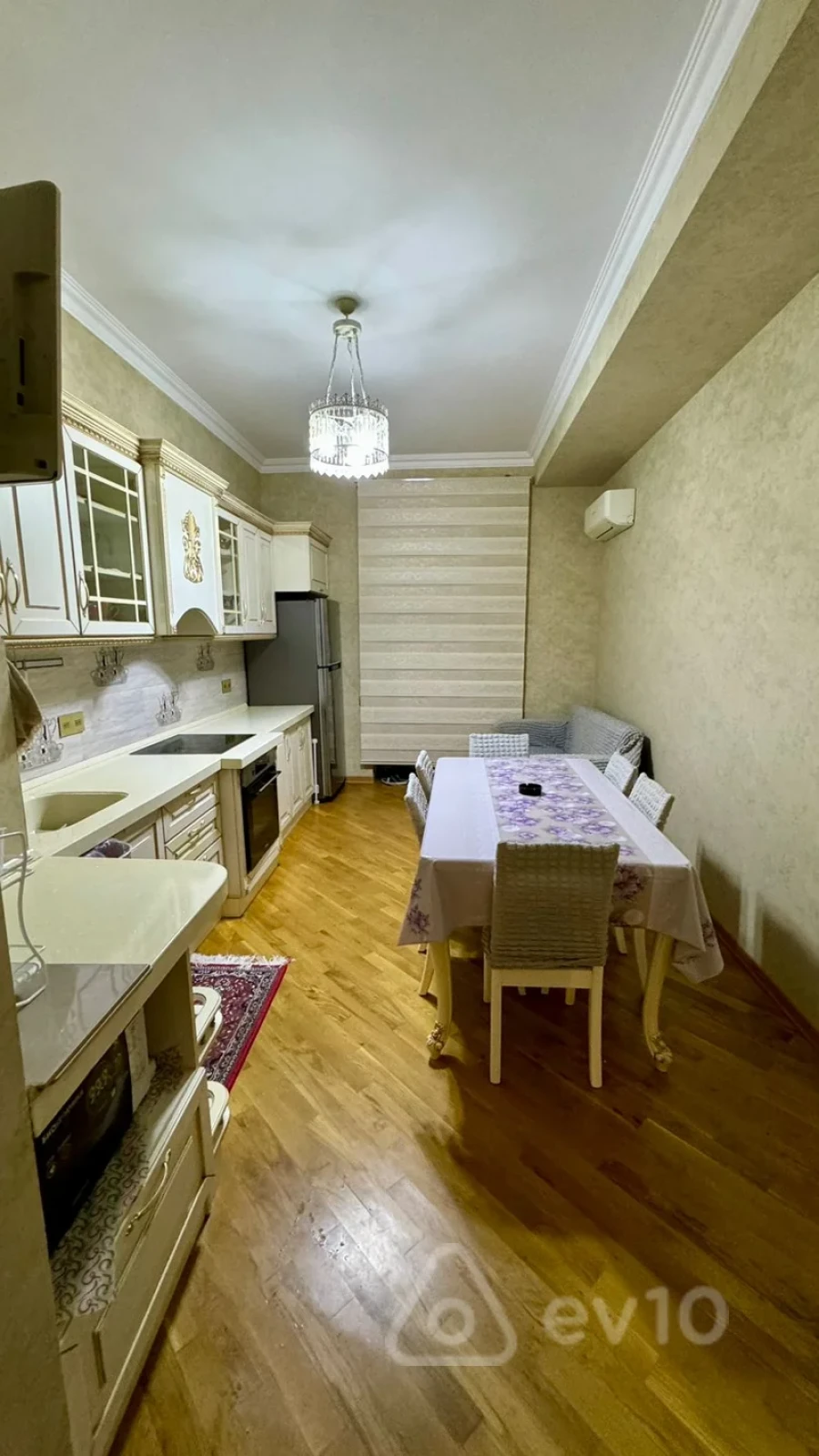 Kirayə verilir 3 otaqlı yeni tikili 130 m²