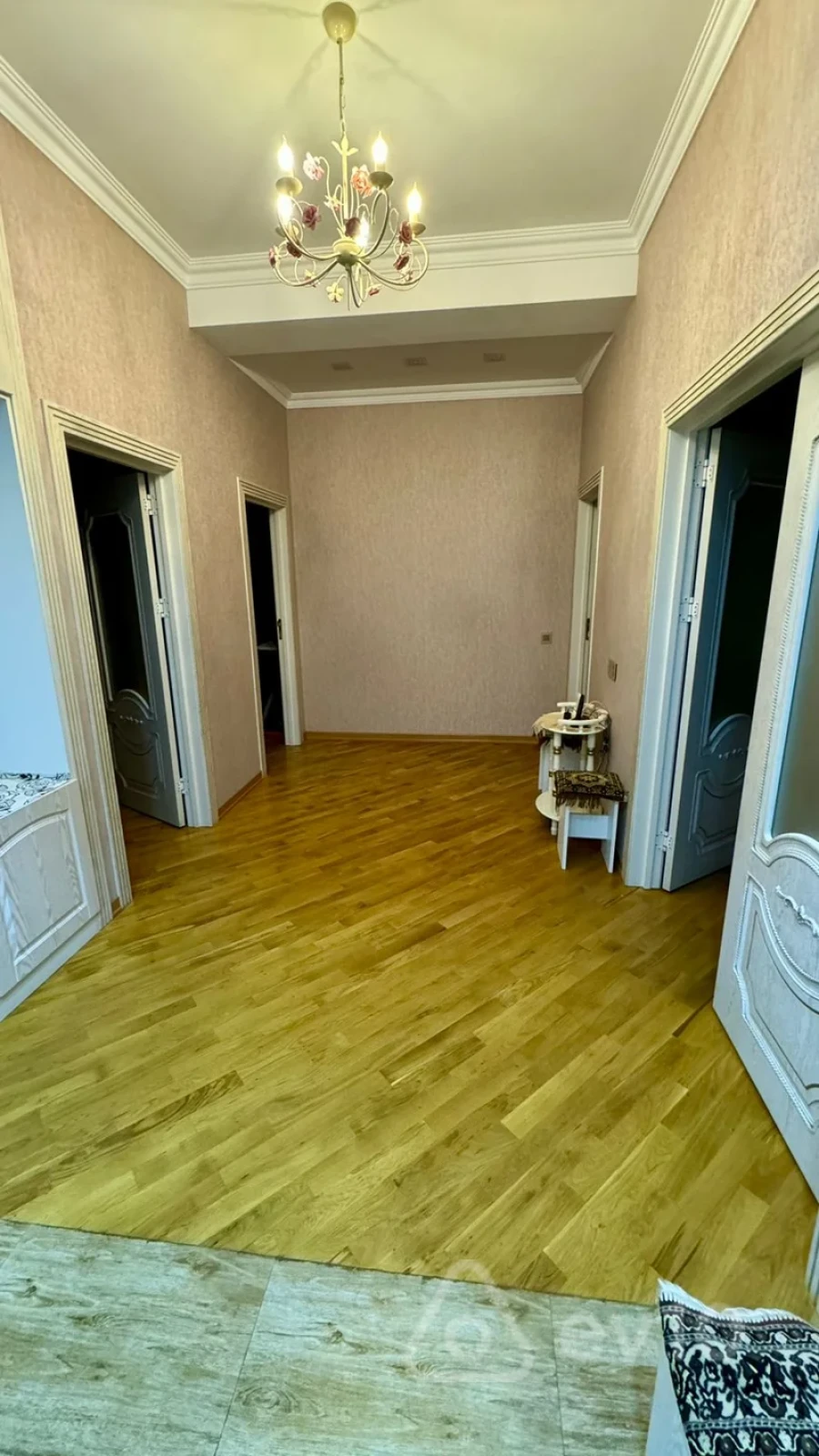 Kirayə verilir 3 otaqlı yeni tikili 130 m²