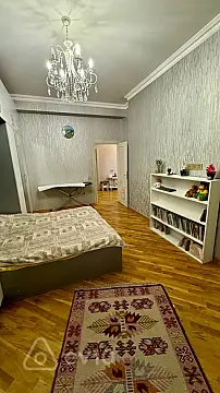 Kirayə verilir 3 otaqlı yeni tikili 130 m²