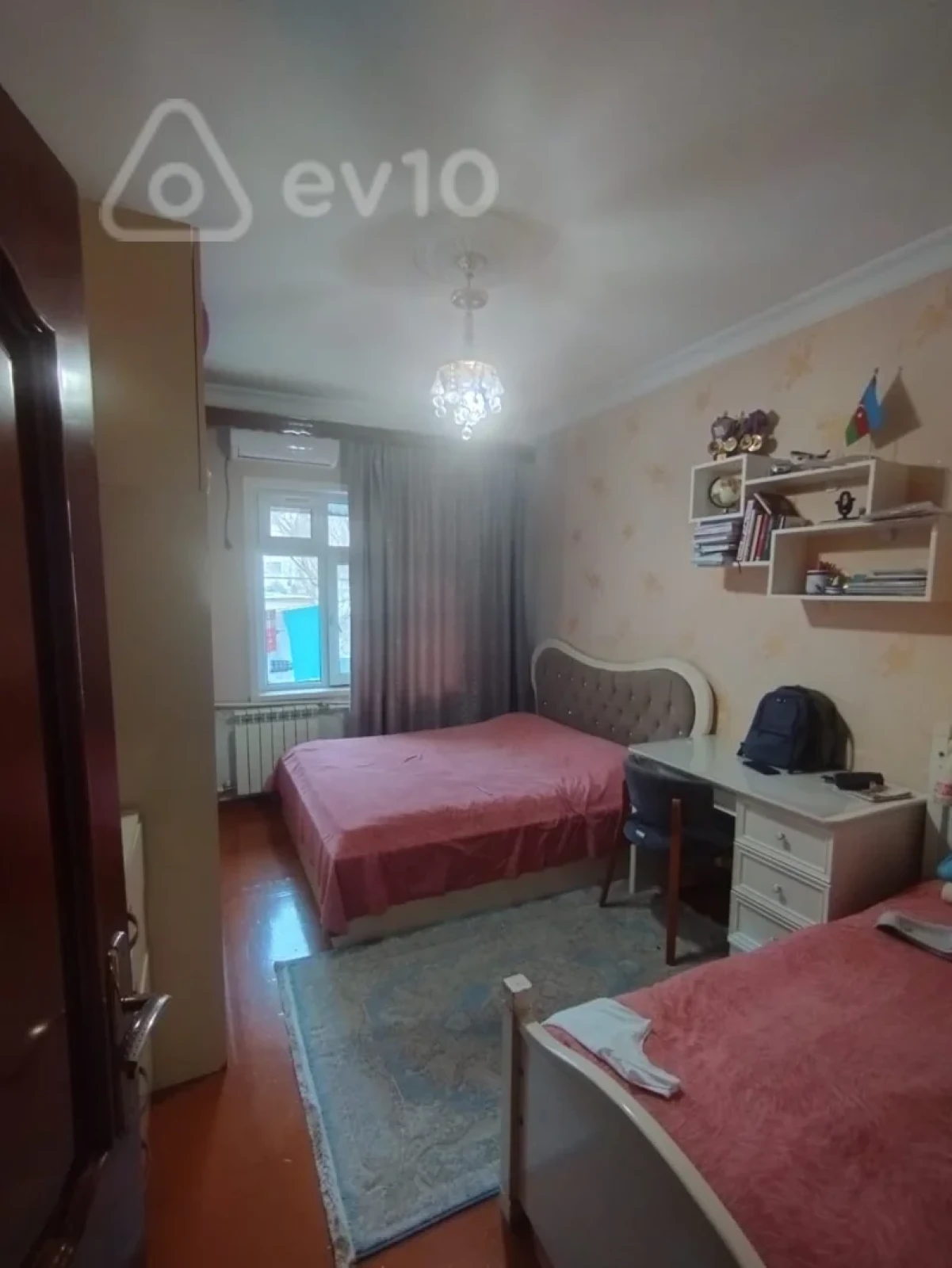 Satılır 4 otaqlı köhnə tikili 110 m²